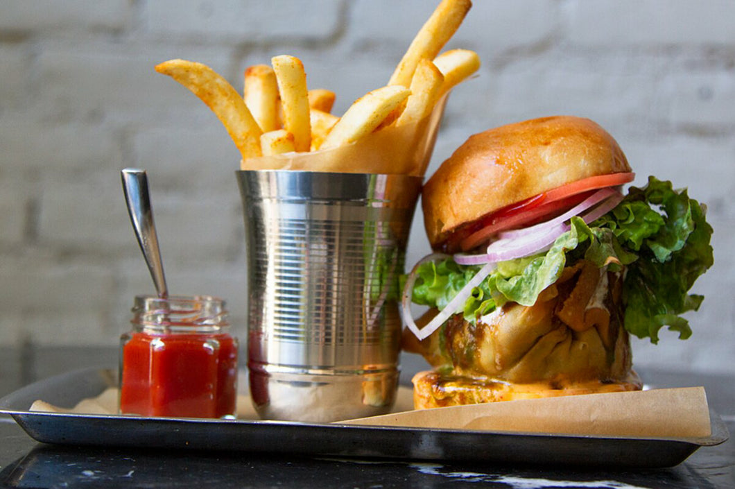 Samosa Burger with Masala chips