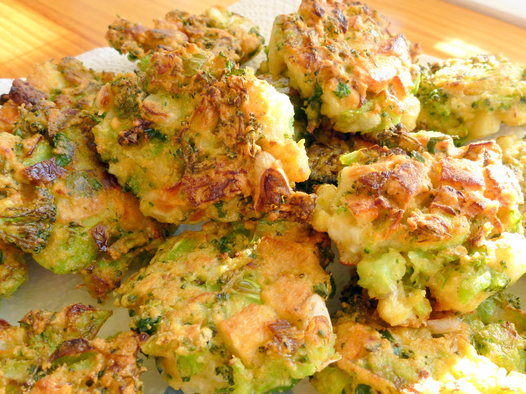 Vegetable Bhajis/ Pakora with chutney